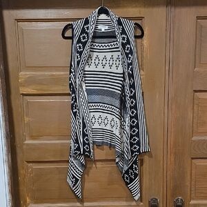 Roommates Black and White Geometric Sweater Vest